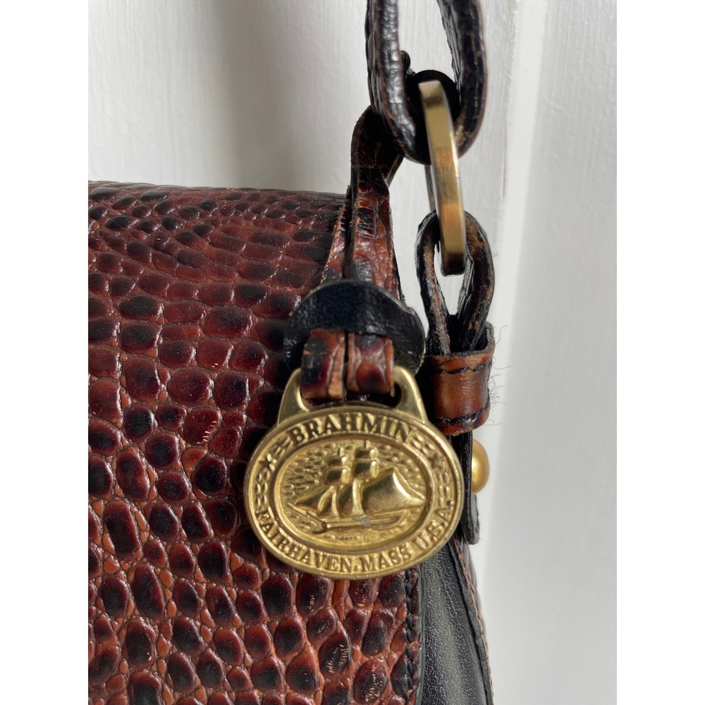 Vintage Brahmin Fairhaven Mass USA Black Brown Croc Embossed Leather Crossbody - Picture 3 of 11